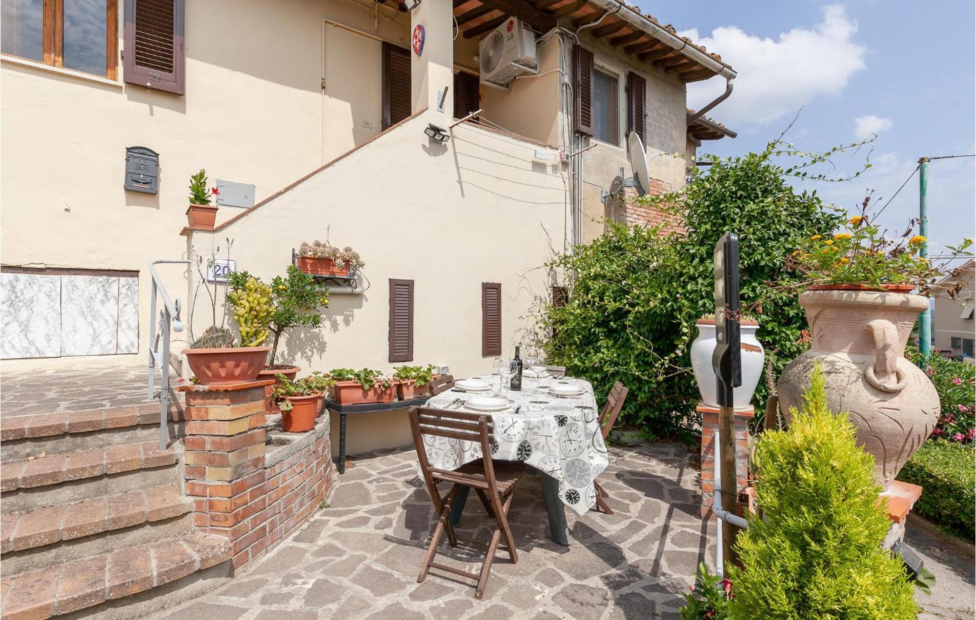 Awesome Home In Montefoscoli With Wifi ภายนอก รูปภาพ