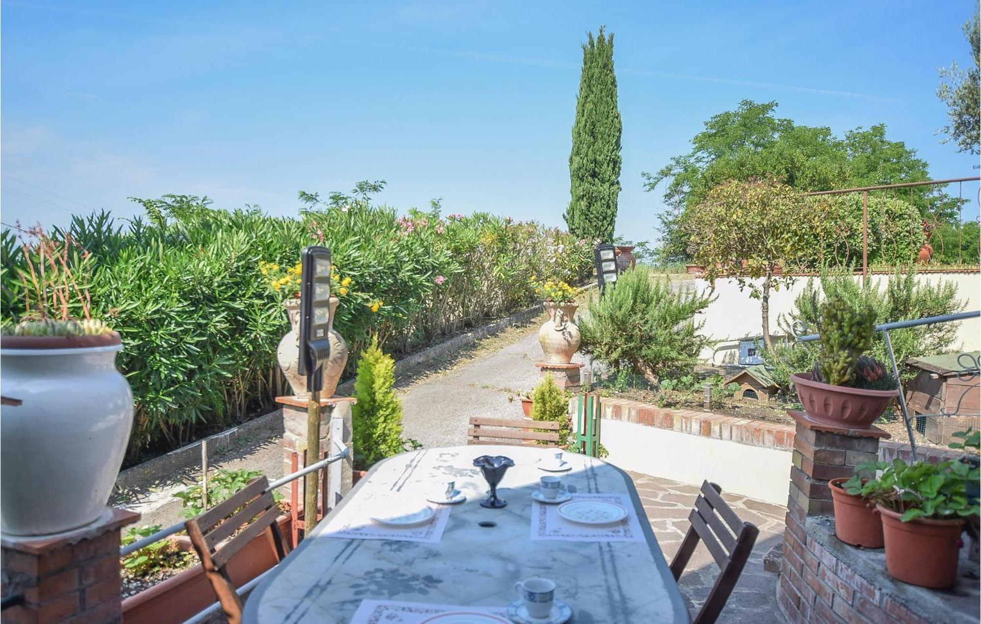 Awesome Home In Montefoscoli With Wifi ภายนอก รูปภาพ