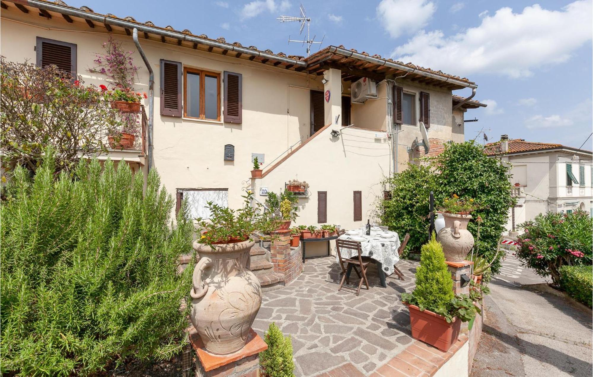 Awesome Home In Montefoscoli With Wifi ภายนอก รูปภาพ